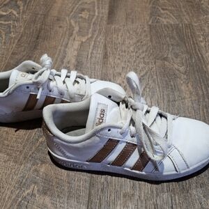 Adidas Kid's White and Gold Sneakers